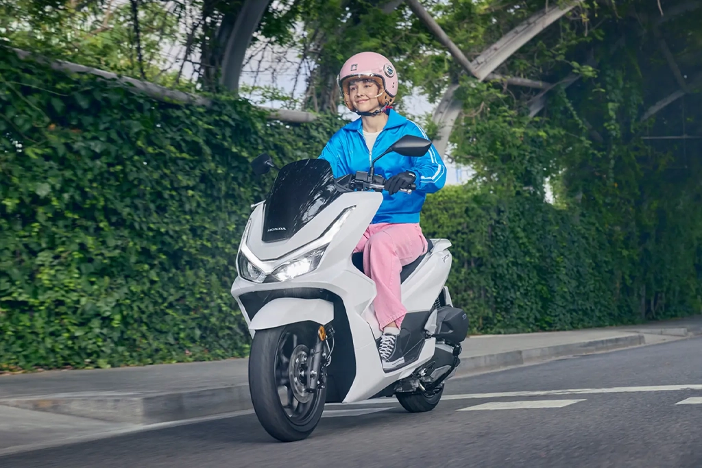 honda_pcx125_banner_1001360673.webp