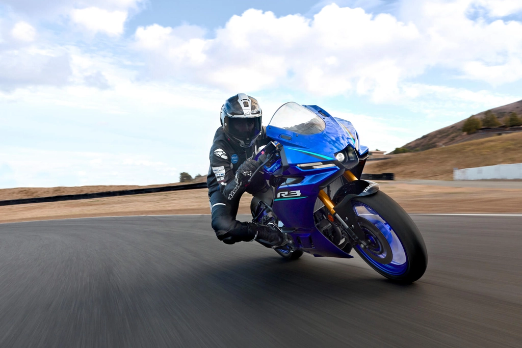 yamaha_r3_banner_266321530.webp