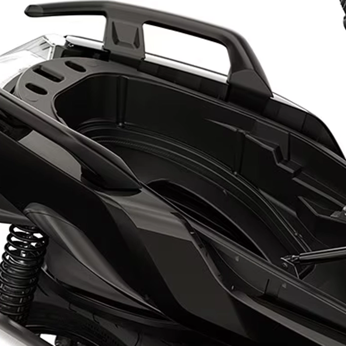 Vue rangement coffre du BMW Motorrad C 400 GT