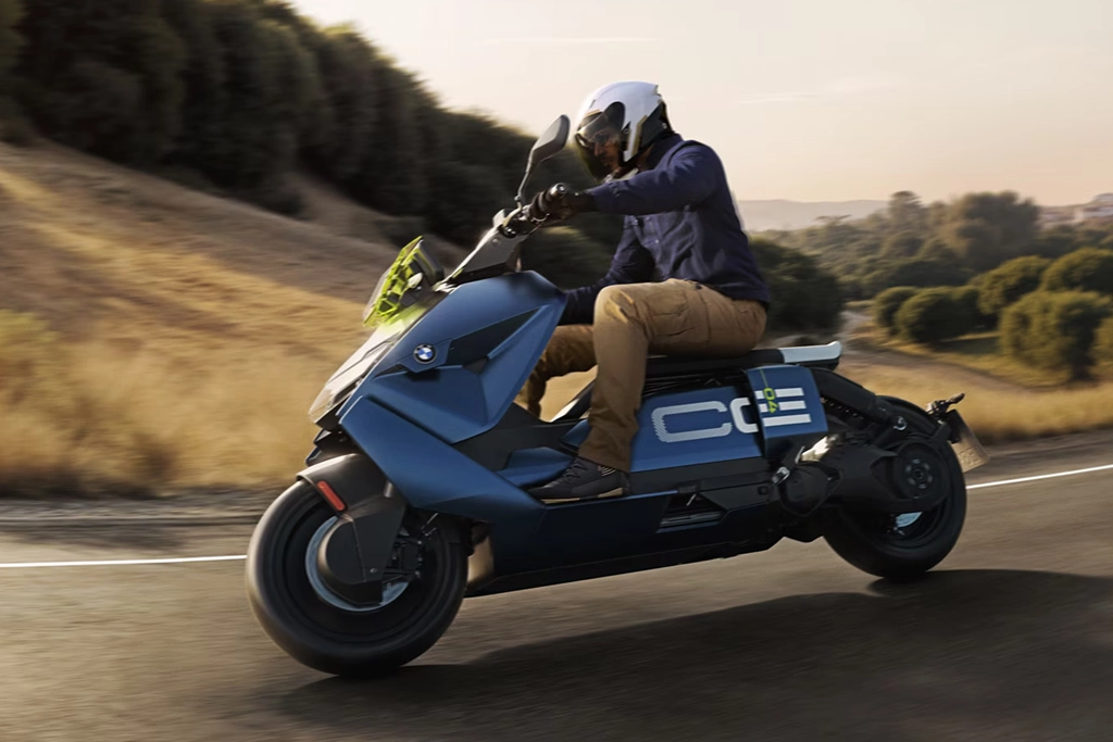 BMW Motorrad CE 04 vue profil