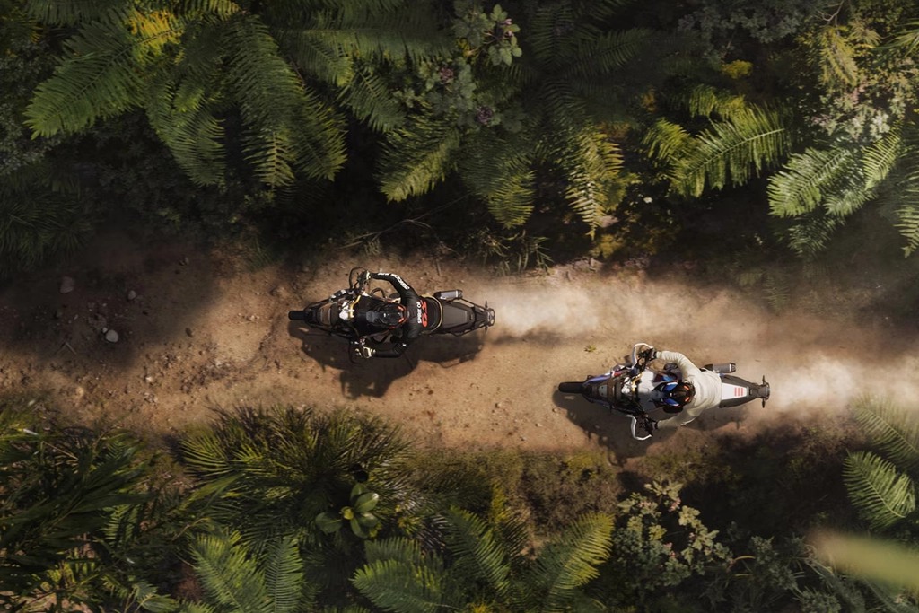 BMW Motorrad F 450 GS en action sur piste tout-terrain