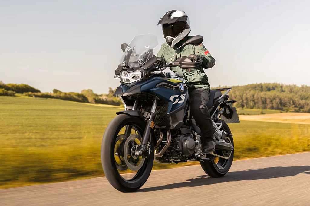 BMW Motorrad F 800 GS équipée pour l’aventure avec bagagerie