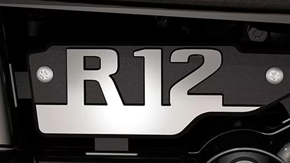 BMW Motorrad R 12 sur route, en mouvement