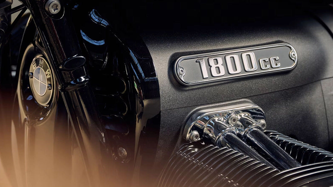 Tableau de bord moderne de la BMW Motorrad R 18 Roctane