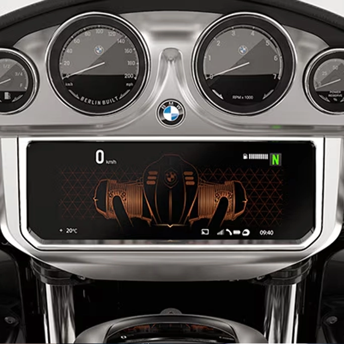 Écran TFT couleur de la BMW Motorrad R 18 Transcontinental affichant les informations de conduite.