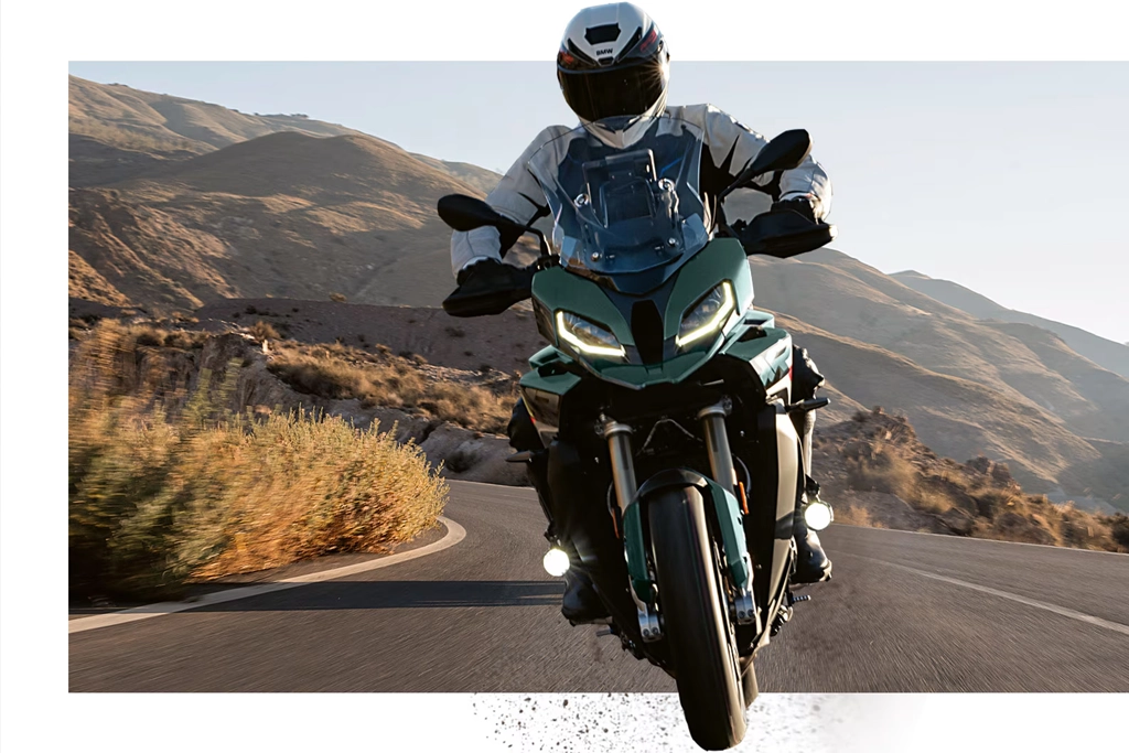 BMW Motorrad S 1000 XR en virage sur circuit