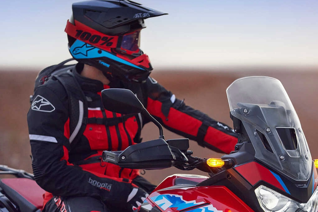 Honda Africa Twin en action sur piste tout-terrain