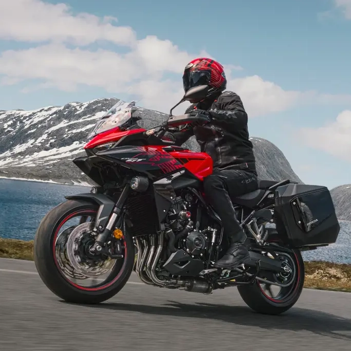 Design élégant et sportif de la Honda CB1000GT