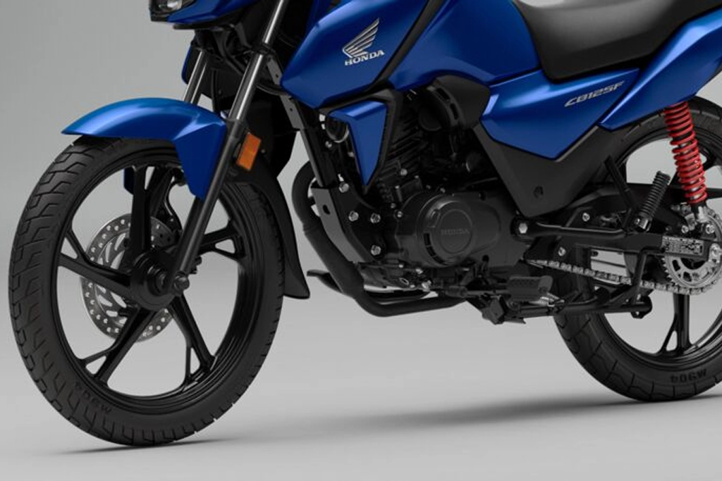 Tableau de bord digital de la Honda CB125F