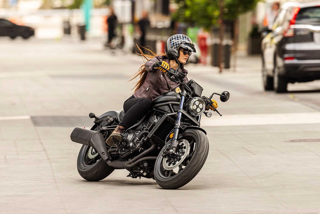 Design moderne de la Honda CMX1100 Rebel