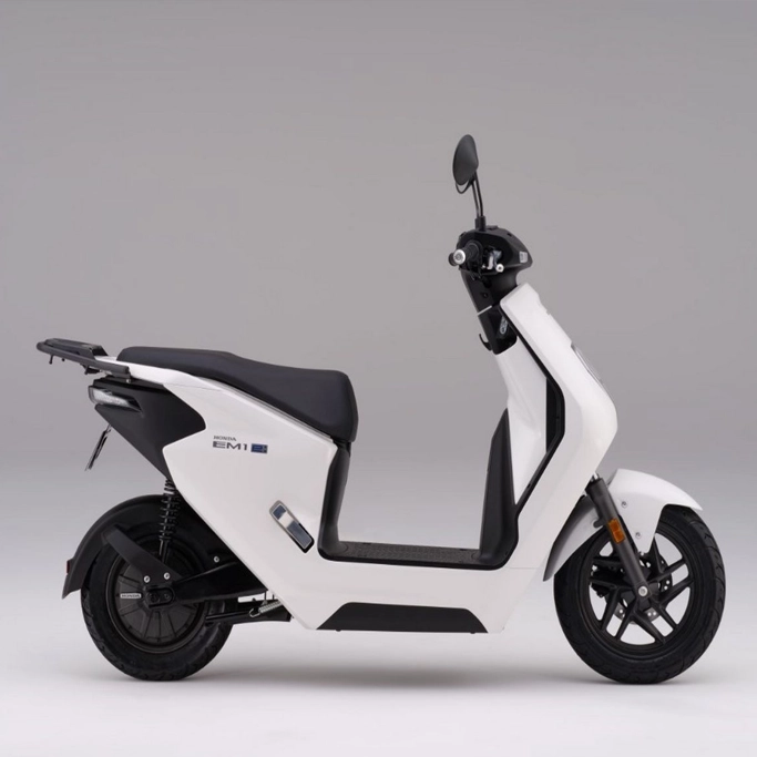 Tableau de bord digital du Honda EM1 e