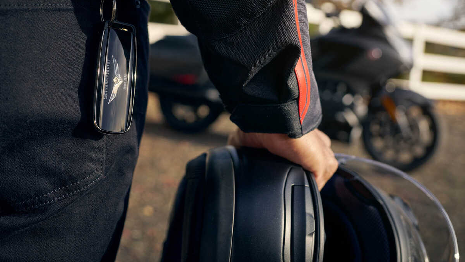 Honda GOLD WING DCT en voyage sur autoroute