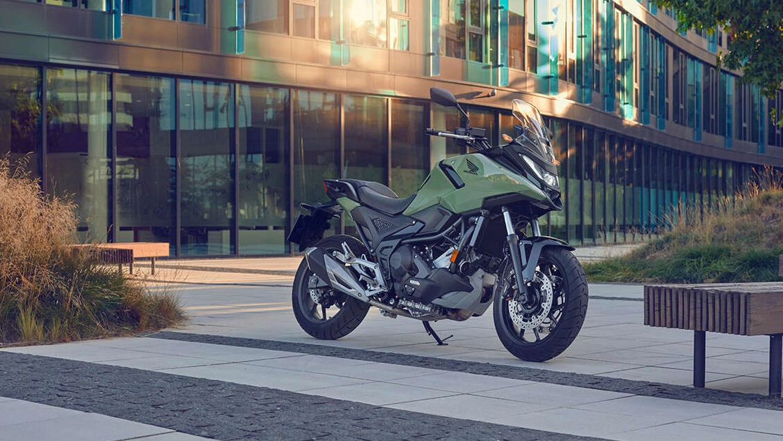 Coffre spacieux sous la selle de la Honda NC750X DCT