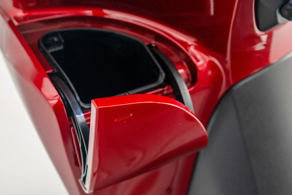 Honda Vision 110 vue de face en circulation