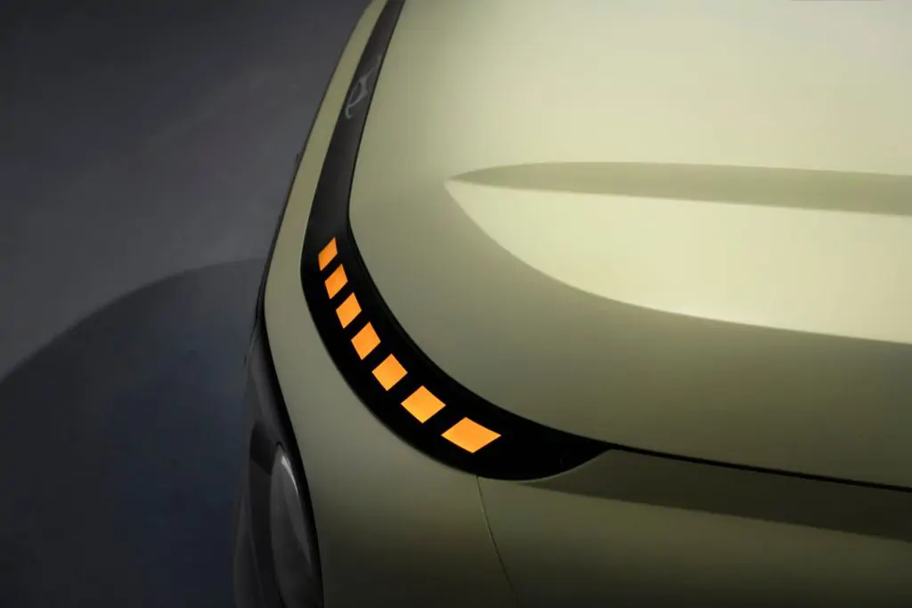 Vue avant du Hyundai INSTER électrique