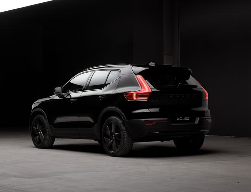 Sièges confortables du Volvo XC40 micro-hybride avec vue sur l’habitacle