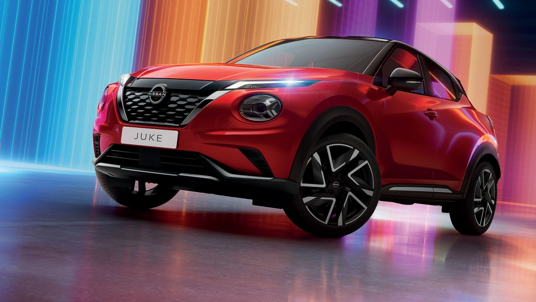 Vue avant du Nissan Juke sur fond noir