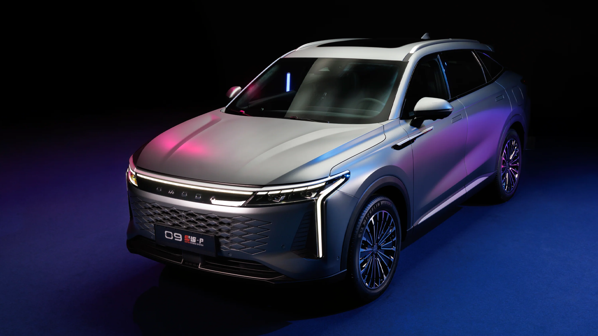 Vue trois quart avant du SUV Omoda 9