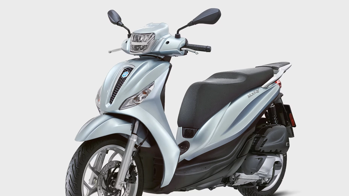 Espace de rangement sous la selle du Piaggio Medley