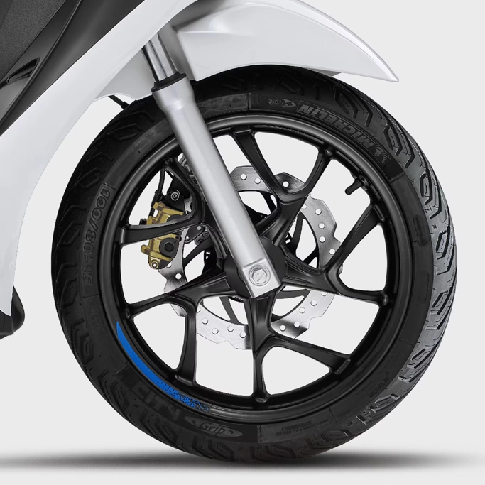 Design moderne du Piaggio Medley en ville