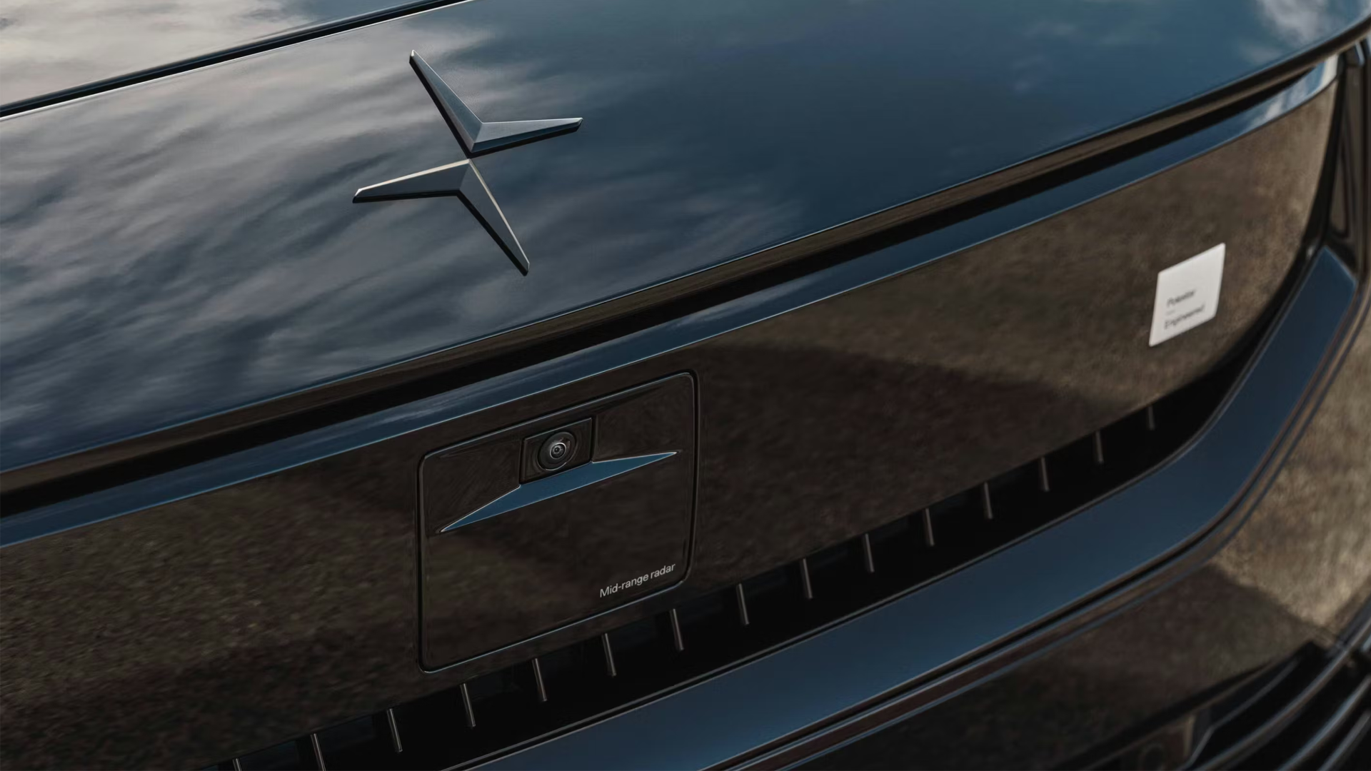 Polestar 2 en charge sur une borne électrique