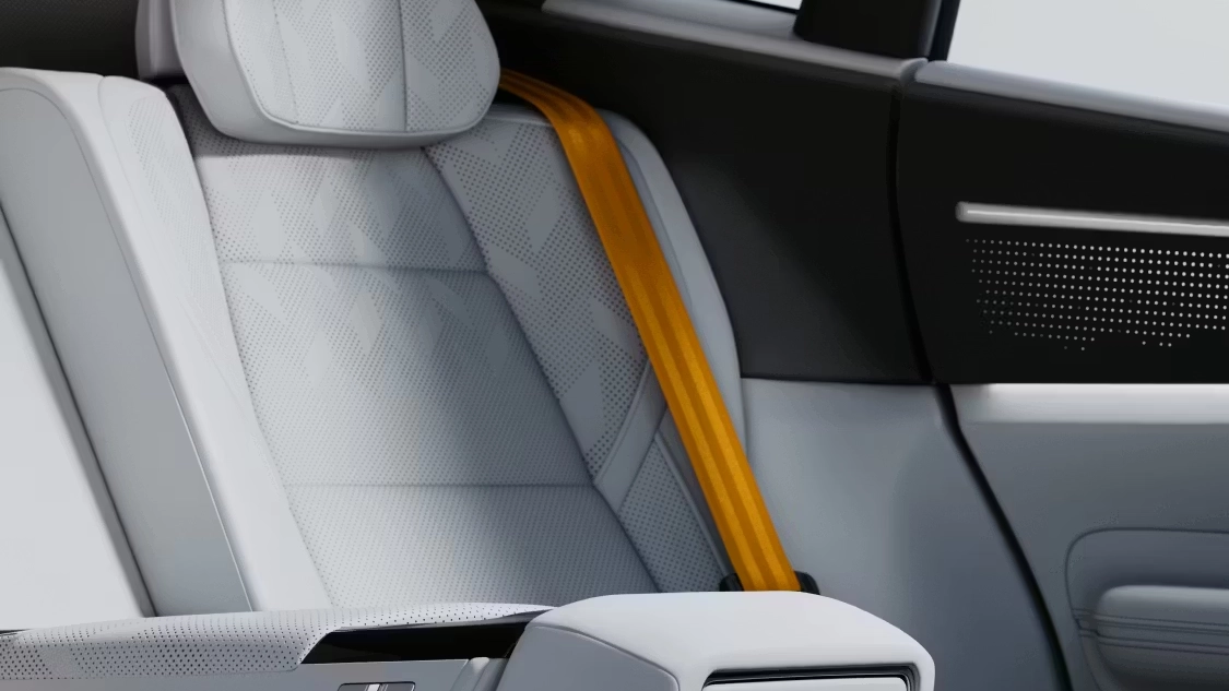 Polestar 4 électrique profil dynamique en mouvement