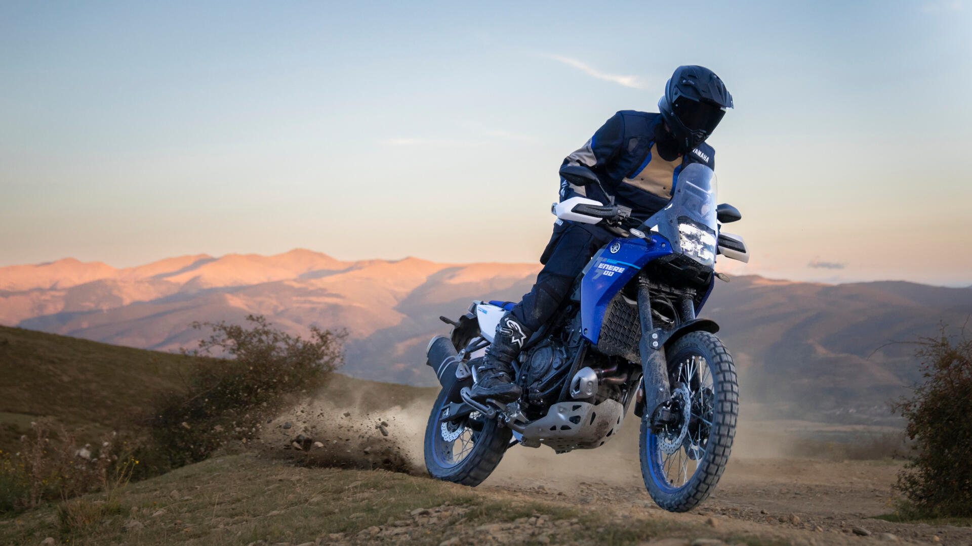 Yamaha 2026 Ténéré 700 sur route et sentier