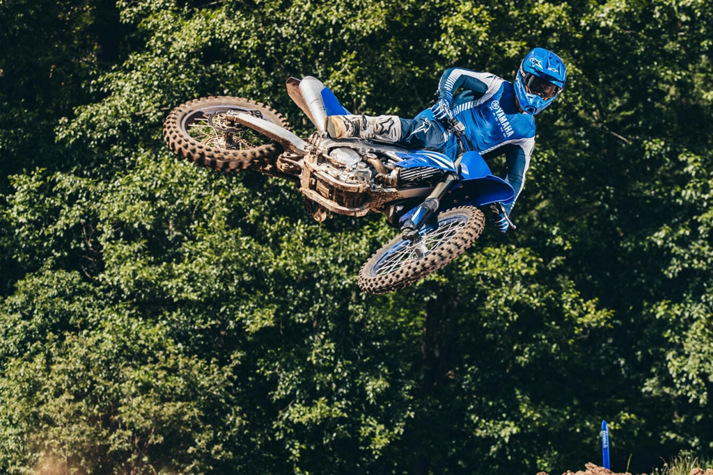 Détail du moteur monocylindre de la Yamaha 2025 YZ450F